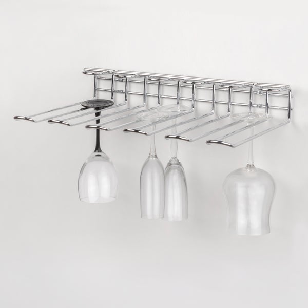 Glashalter aus Metall zur Wandmontage mit verschiedenen Gläsern.