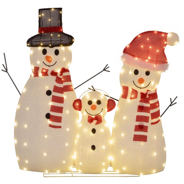 Beleuchtete Schneemann-Familie aus drei Figuren mit warmweißen LEDs, Zylinder, Weihnachtsmütze, Ohrenschützern und rot-weiß gestreiften Schals.