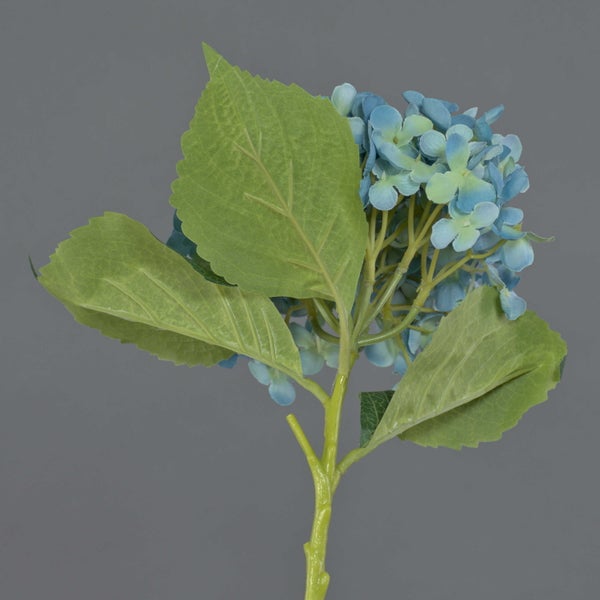 Künstliche blaue Hortensie mit Blütenstand und Blättern am Stiel