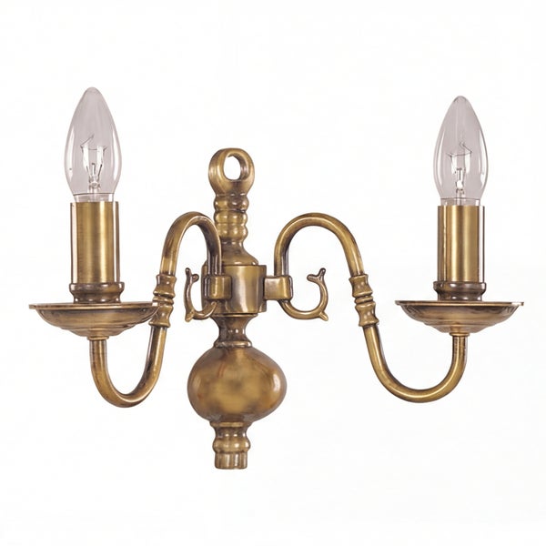 Wandleuchte mit zwei Leuchtenarmen und Leuchtmitteln