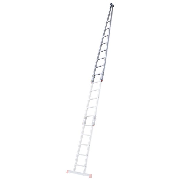 Dreiteilige Schiebeleiter aus Aluminium mit Quertraverse und Wandlaufrollen.