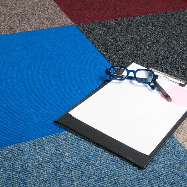 Schatex Filzfliesen selbstliegend Nadelfilz Teppichfliesen blau in 50x50 cm Selbstliegende Nadelvlies Teppichbodenfliesen für Gewerbe und Büro