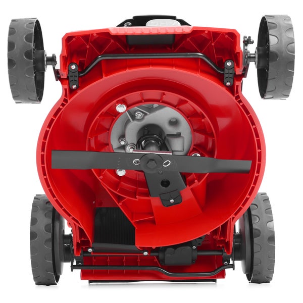 Unteransicht eines Rasenmähers mit Messer