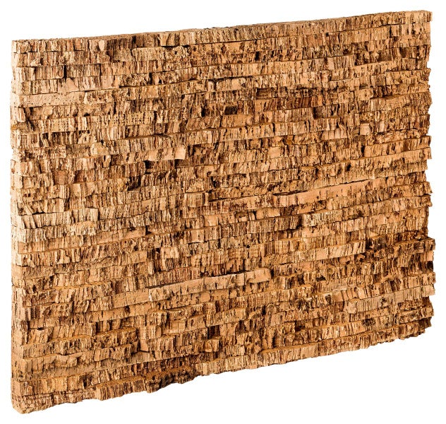 Wandverkleidung aus Kork mit strukturierter Oberfläche aus Korkrinde.