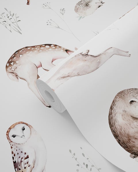 Tapetenrolle mit Aquarellillustrationen von Waldtieren