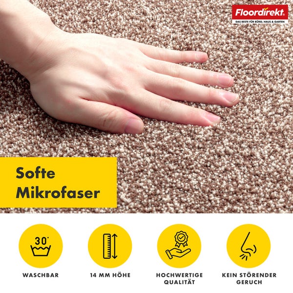 Nahaufnahme eines Teppichs mit weicher Mikrofaser und einer Hand darauf, mit Symbolen für Waschbarkeit, 14 Millimeter Höhe, hohe Qualität und geruchsneutral, sowie dem FloorDirekt Logo.