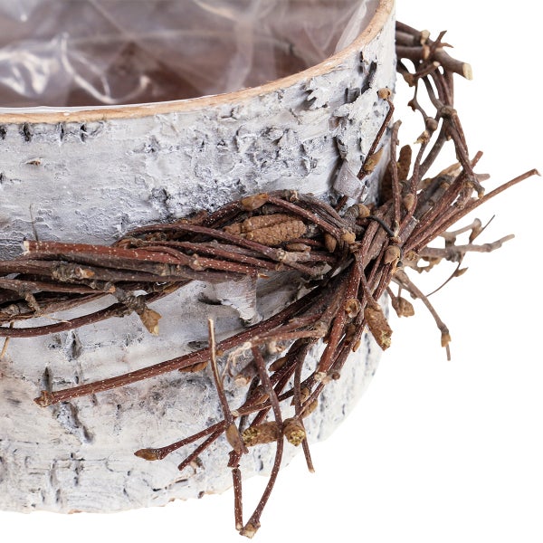 Blumentopf aus Birkenrinde mit Zweigdekoration