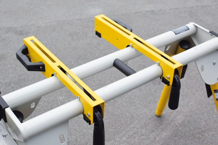 Sägebock mit verstellbaren Werkstückauflagen für Handwerker