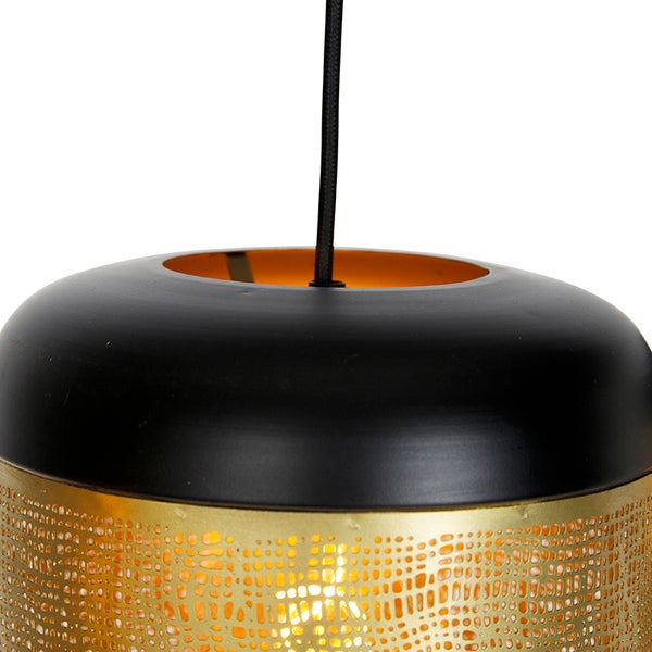 Hängeleuchte mit durchbrochenem Lampenschirm