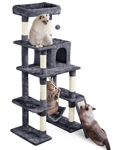 Katzenkratzbaum mit mehreren Ebenen, Höhle, Hängematte und drei Katzen