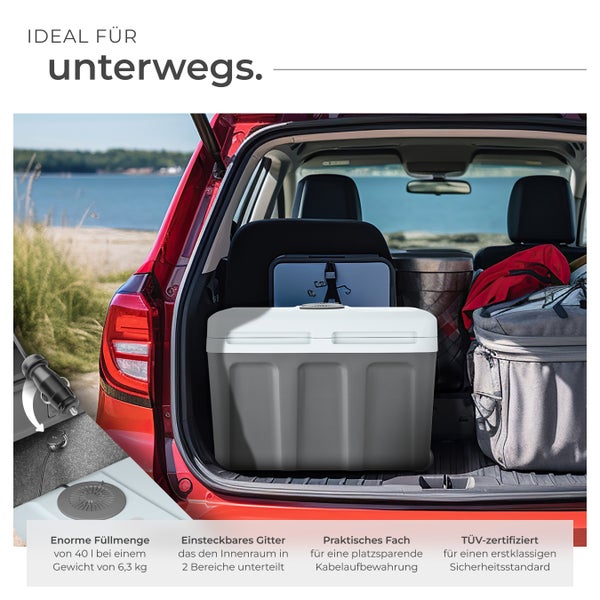 Szene mit einer Kühlbox im Kofferraum eines Autos für unterwegs