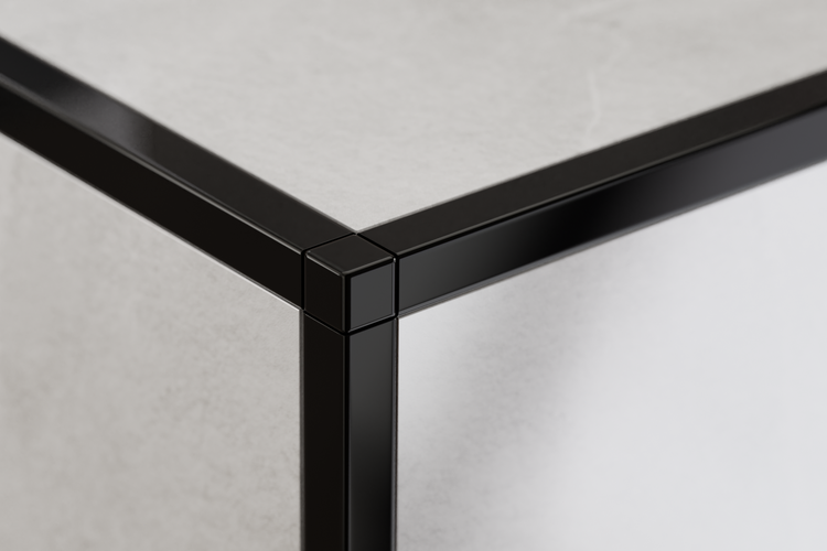 Detailaufnahme eines Kubus mit schwarzem Rahmen