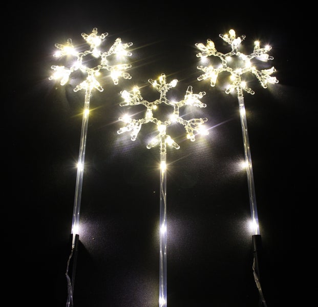 Drei Schneeflocken mit LED-Beleuchtung für den Aussenbereich