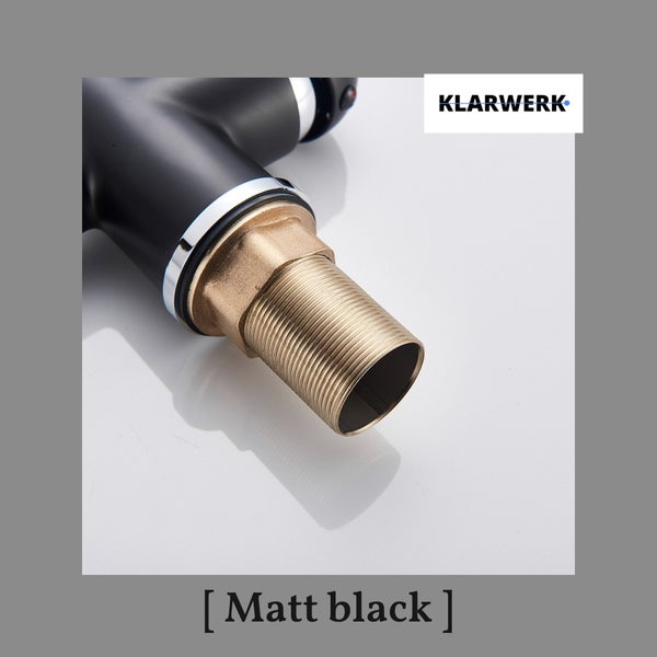 Quadratisches Zierkissen mit floralem Muster