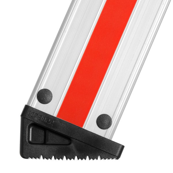 Detailansicht einer Aluminiumleiter mit rutschfestem Fuß