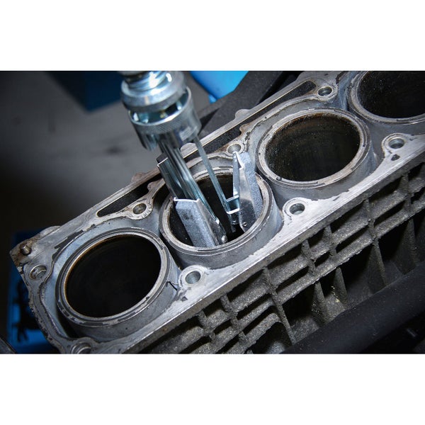 Ventilwerkzeug zur Bearbeitung eines Motorblocks