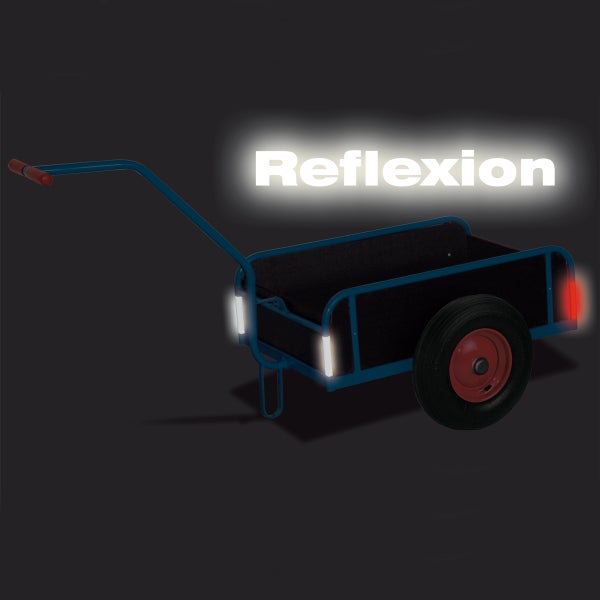 Bollerwagen mit Reflektoren für erhöhte Sichtbarkeit