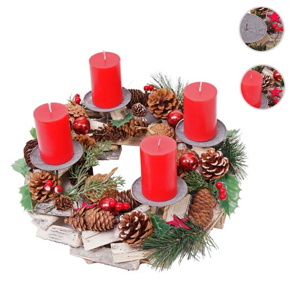Adventskranz mit vier roten Kerzen, Tannenzapfen, Kugeln, Sternen, Stechpalmenblättern und Holzstücken