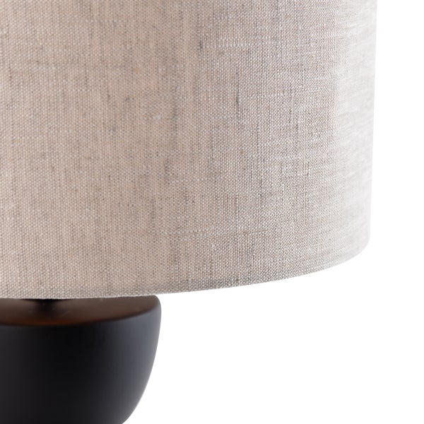 Detailansicht einer Tischleuchte mit Textilschirm