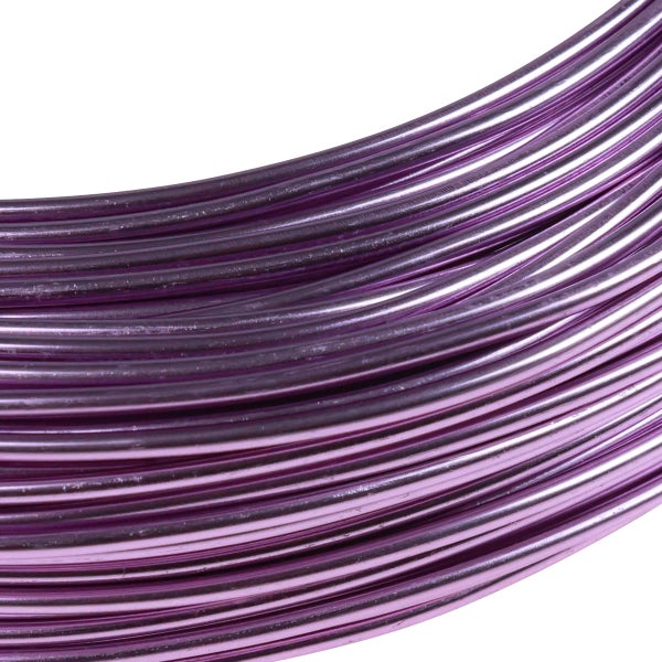 Aluminiumdraht in Lila für Bastelarbeiten und Floristik, metallisch glänzend, aufgewickelt.
