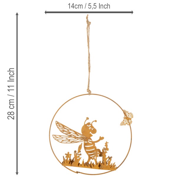 Dekorativer Metallring zum Aufhängen mit Bienen- und Schmetterlingsmotiv, 28 Zentimeter hoch und 14 Zentimeter breit.