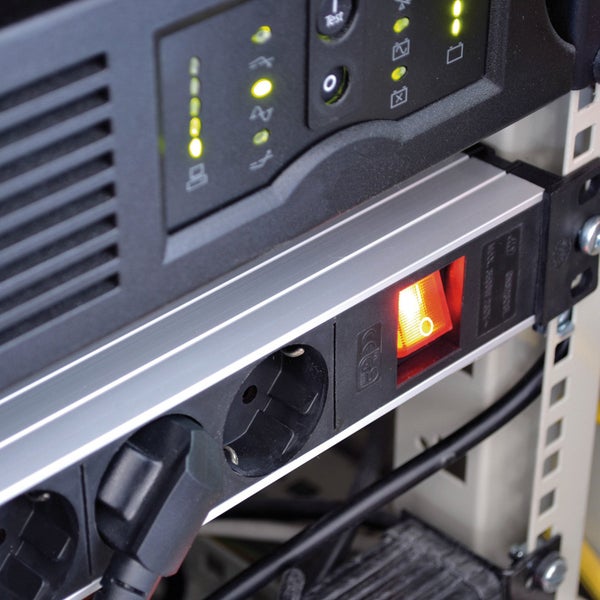 Steckdosenleiste mit zehn Steckdosen