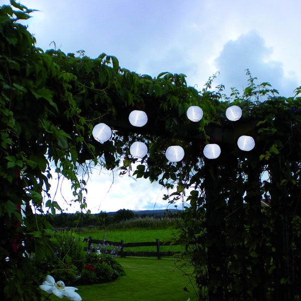 Solarlampe mit Flammendesign für den Garten