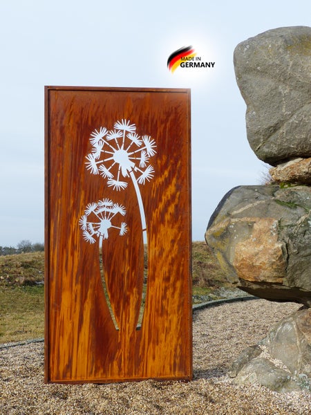 Gartensichtschutz aus Edelrost Metall mit Pusteblumen Motiv, Made in Germany Qualitätssiegel, rechteckiges Paneel für den Außenbereich.