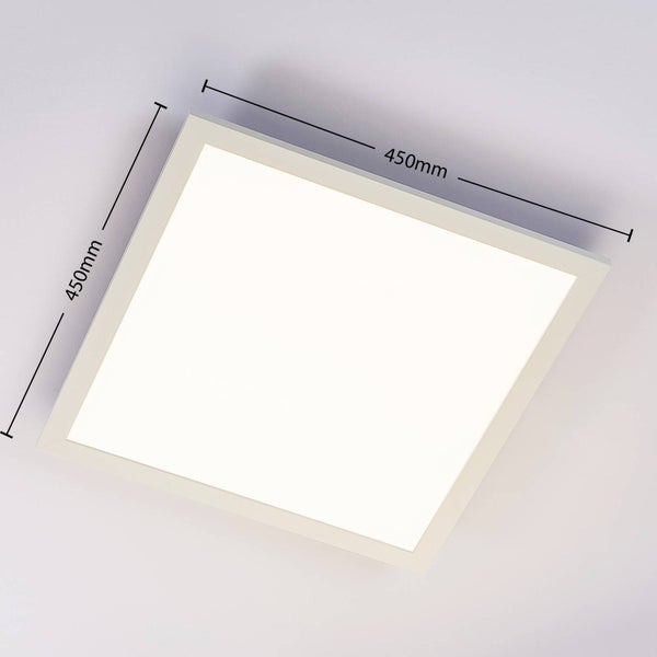 Quadratisches LED-Panel mit den Abmessungen 450 Millimeter mal 450 Millimeter.