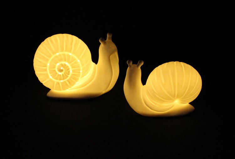 FRANK FLECHTWAREN | LED-Schnecke White, 2er Set, PORZELLAN, KUNSTSTOFF, 11,5 x 7 x 8,0 cm, 13,5 x 8 x 10 cm
