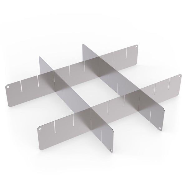 Schubladenteiler aus Metall im Gitterdesign für die Organisation von Schubladen.
