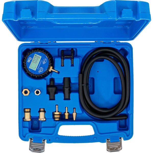 Abgastester mit Zubehör im blauen Koffer