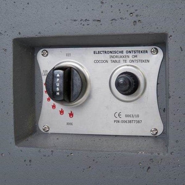 Bedienfeld für Cocoon Table Gaskamin mit Drehregler und elektronischem Zünder.