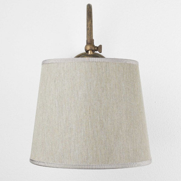 Wandleuchte mit Stoffschirm