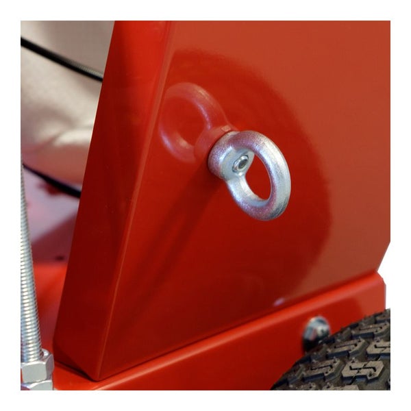 Detailansicht eines Bolzens an einem Baugerät