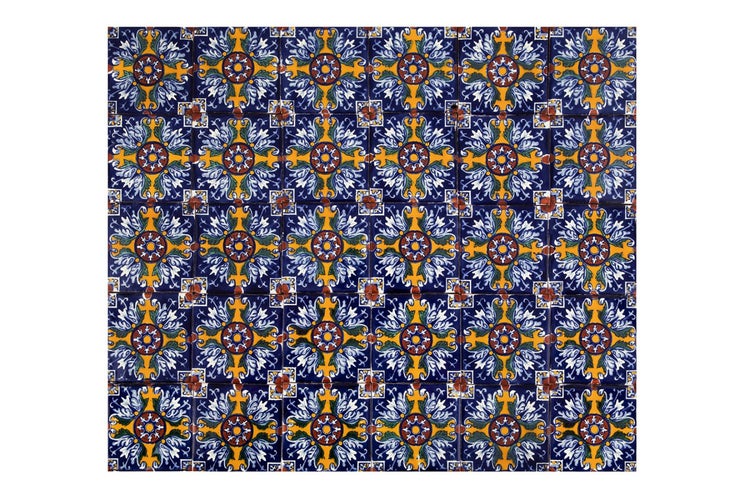 Fliesen mit floralem Muster