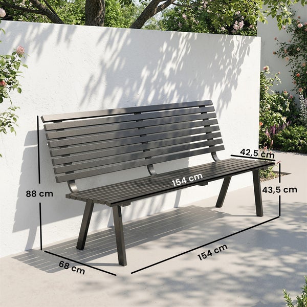 Gartenbank aus Metall: Breite 154 Zentimeter, Höhe 88 Zentimeter, Tiefe 68 Zentimeter. Sitzhöhe 43,5 Zentimeter, Sitztiefe 42,5 Zentimeter.