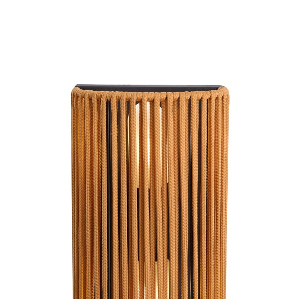 Wandleuchte mit Seilgeflecht Design und integriertem Leuchtmittel für eine moderne Innenbeleuchtung