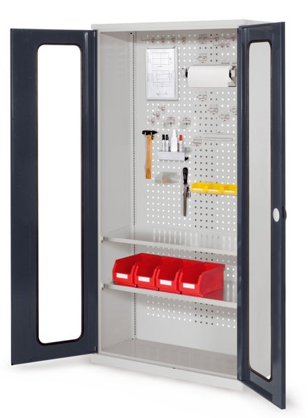 Werkstattschrank mit Werkzeugen und Zubehör, offene Tür.