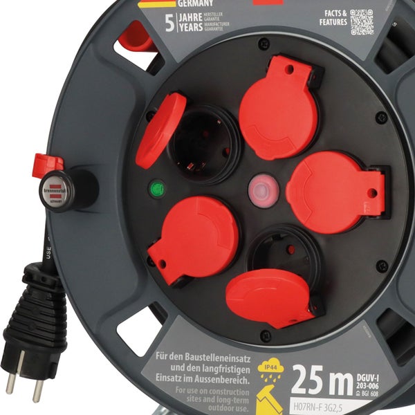 Brennstuhl Kabeltrommel mit 25 Meter Kabellänge und IP44 Schutzart