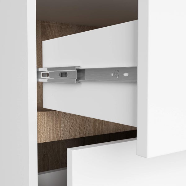 Auszug einer Schublade mit Metallschiene