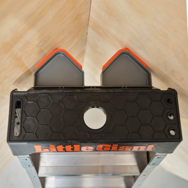 Little Giant Leiter mit Eckenschutz für sicheres Arbeiten in Ecken