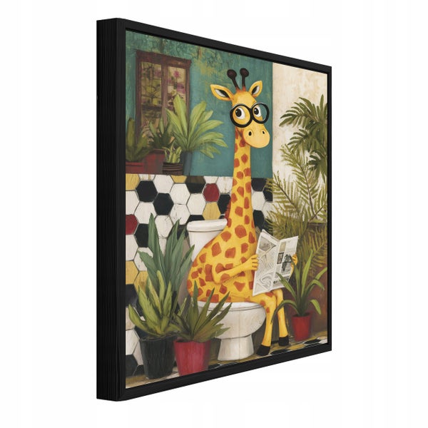 Wandbild mit einer Giraffe mit Brille auf einer Toilette lesend, umgeben von Zimmerpflanzen, gerahmt.