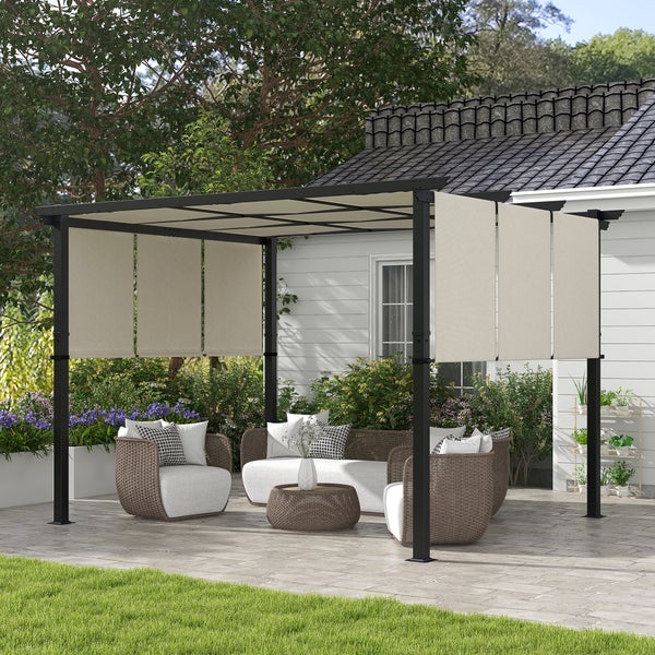 Freistehende Pergola mit schwarzem Metallrahmen und beigen Seitenteilen auf einer modern eingerichteten Terrasse mit Lounge-Möbeln.