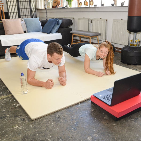 4.8qm Profi Fitnessmatte 2cm - 12er Set 63x63 Bodenschutzmatte für Fitnessgeräte Beige Braun