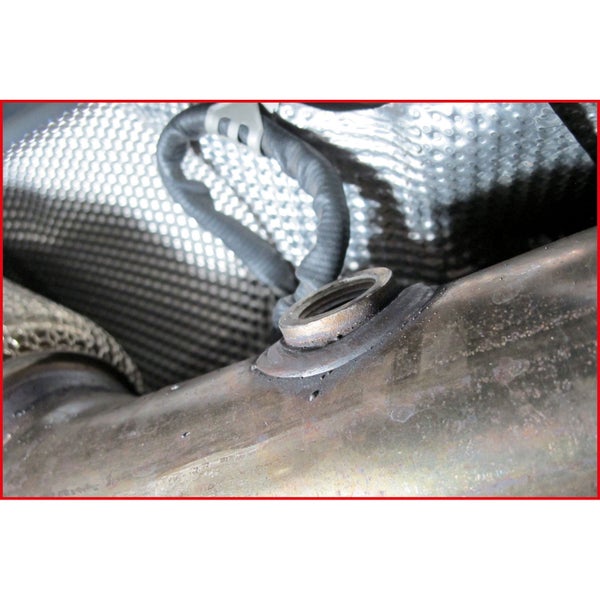 Detailansicht eines Metallrohrs mit Anschlussmuffe