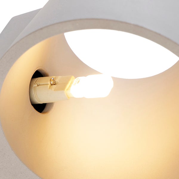 Nahaufnahme einer eingeschalteten Lampe