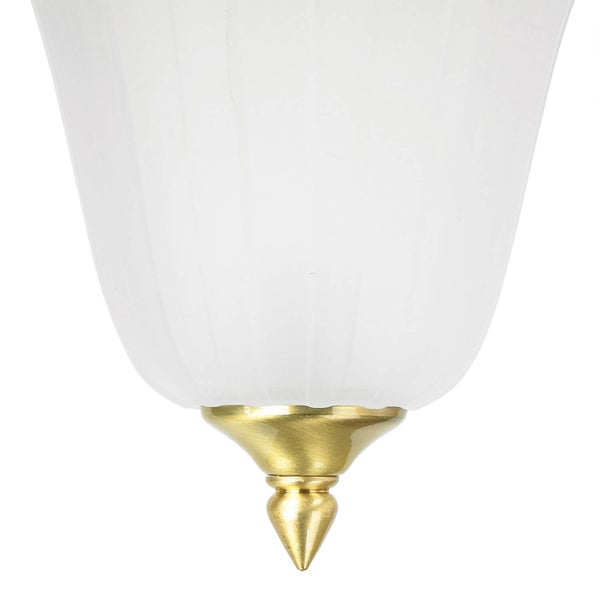 Nahaufnahme einer weißen Glas-Pendelleuchte mit goldfarbenem Akzent