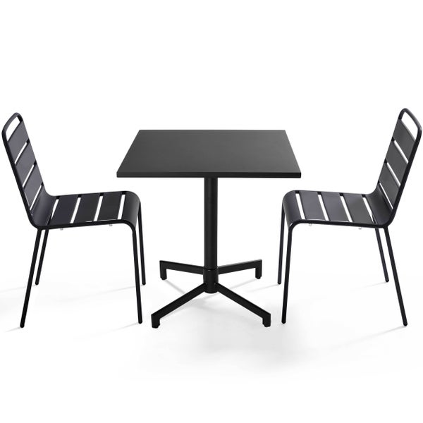 Bistro-Set aus schwarzem Metall, quadratischer Tisch und zwei Stühle mit Lamellendesign.