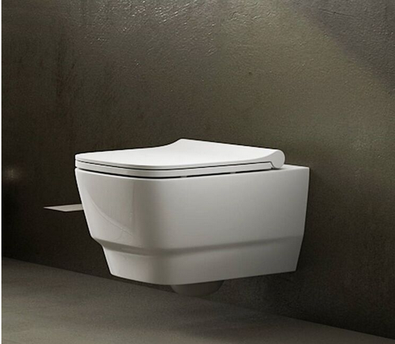 Wandhängendes WC mit geschlossenem Spülrand und WC-Sitz